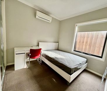 24 Koonawarra Street, Clayton VIC 3168 - Photo 2