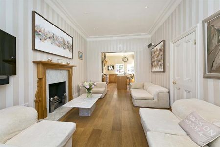 3 bedroom detached house to rent - Photo 3