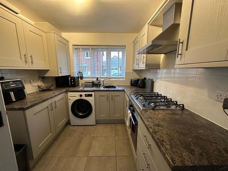 Lovett Crescent - Photo 3