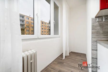 Pronájem bytu 2+1 52 m - Fotografie 2