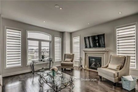 Detached Home For Lease | N9255081 - Photo 2