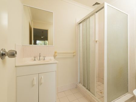 9 Seafoam Close, Varsity Lakes QLD 4227 - House For Rent | Domain - Photo 5