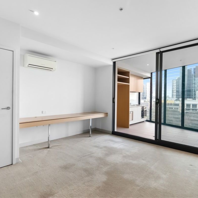803/565 Flinders Street, Melbourne - Photo 1