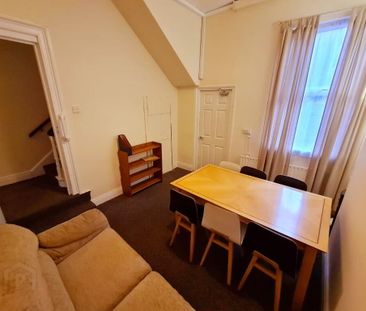 Room 4, 12 Thorndale Avenue, North Belfast, BT14 6BL - Photo 2