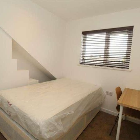 Flora Street, Cardiff, CF24 - Photo 1