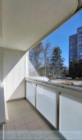 Pronájem bytu 3+1 77 m2 - Fotografie 2