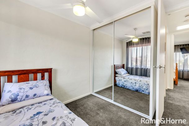 Charming Townhouse in Prime Location - Photo 1