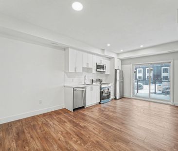For Lease - 6638 McLeod Road Unit# 217, Niagara Falls, Ontario - Photo 6