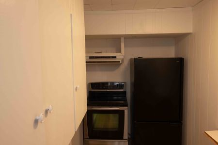 For Lease - 226 Shaughnessy(Lower) Boulevard, Toronto, Ontario - Photo 2