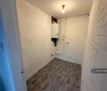 3 bedroom end of terrace house to rent - Photo 5