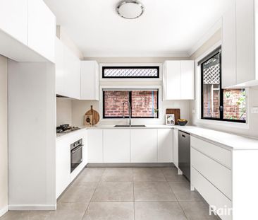 Charming Renovated Home in Marrickville - Photo 6