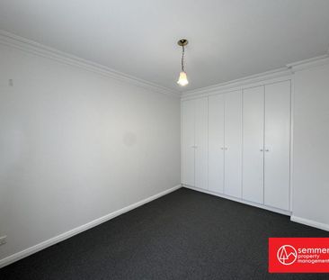 FAMILY HOME - GREAT LOACTION - Photo 3