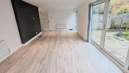 3 bedroom terraced house to rent - Photo 3