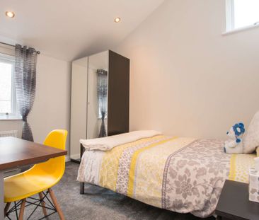 Unbeatable location - perfect for all Universities! - Photo 4