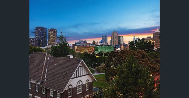 Sophisticated Urban Living - Photo 1