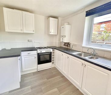 2 bedroom detached house to rent - Photo 4