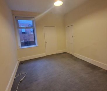 2 bedroom ground floor flat to rent - Photo 2
