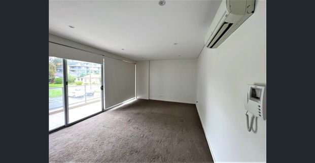 GREAT APARTMENT LIVING! - Photo 1