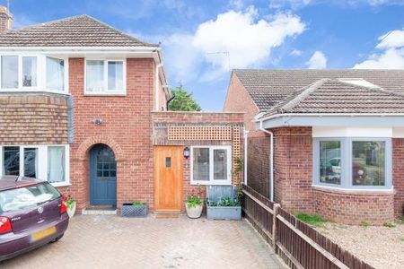 1 bedroom mews to rent - Photo 3