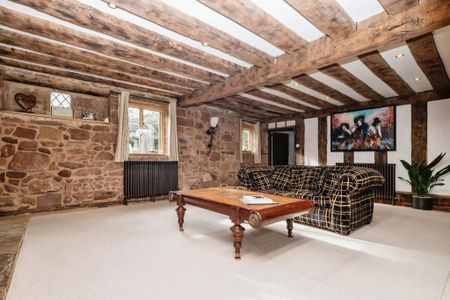 4 bedroom character property to rent - Photo 3