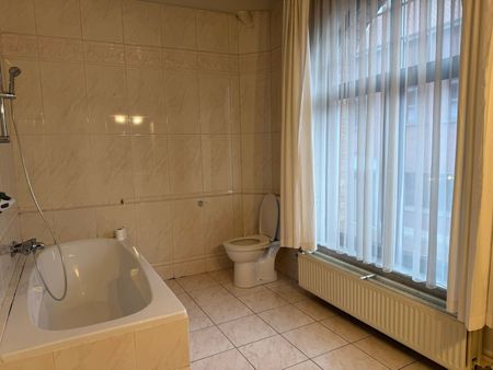 Ruim appartement met 3 slpk. + garage op de Markt in Retie - Foto 5