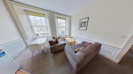 4 bedroom flat to rent - Photo 4