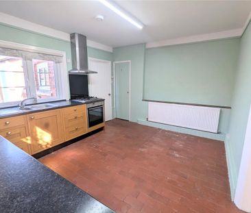 3 bedroom end of terrace house to rent - Photo 4