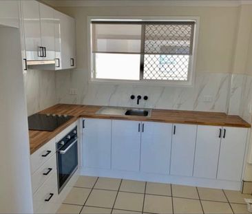 Broadbeach - Photo 1