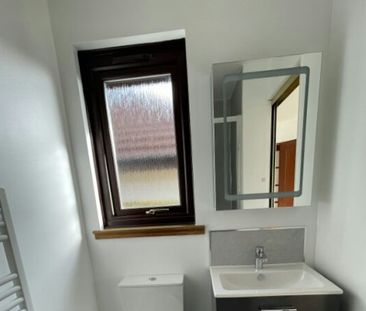 Bungalow to rent on - Photo 3