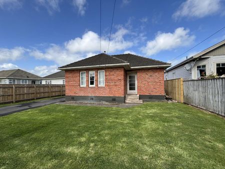 Modern living in Whanganui East - Photo 3