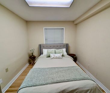 For Lease - 515 Louis Drive, Mississauga, Ontario - Photo 2