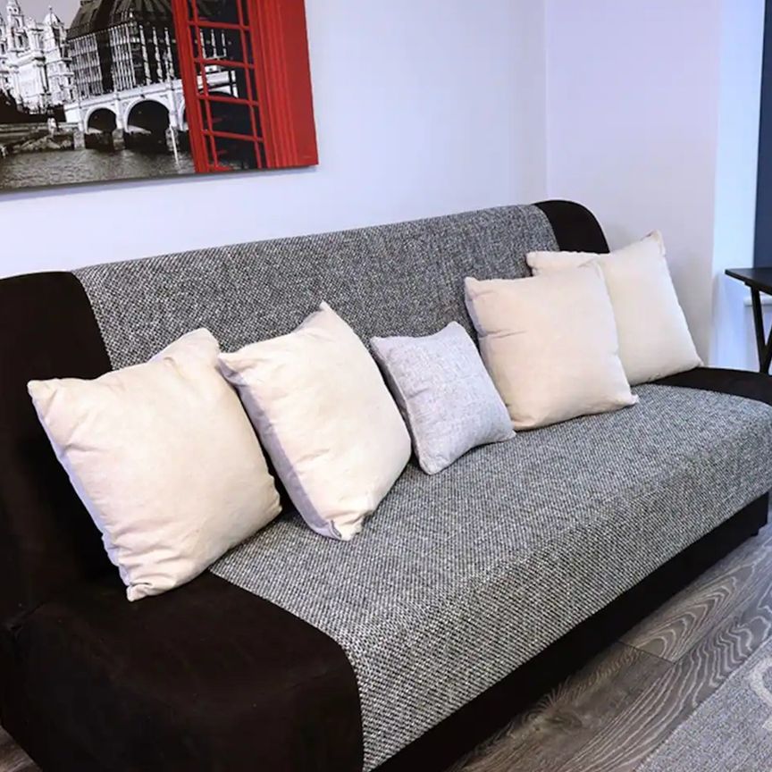 4 Bed Terraced House, Foundry Lane, SO15 - Photo 1