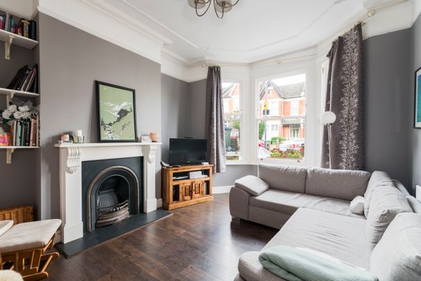 Elliscombe Road, Charlton, SE7, London - Photo 1