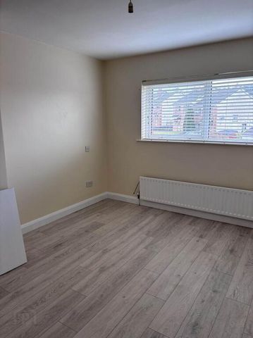 16 College Park Lane, Enniskillen, BT74 6GF - Photo 5
