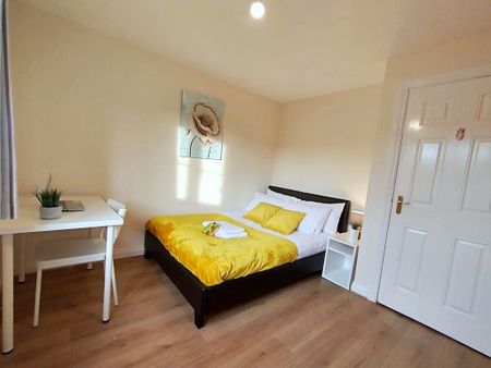 3 Bed Terraced House, Firedrake Croft, CV1 - Photo 4