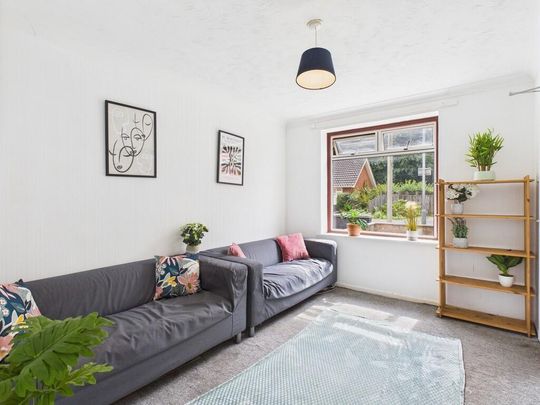 5 bedroom semi-detached house to rent - Photo 1