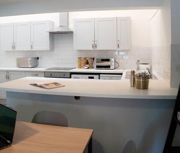 1 bedroom in a house share to rent - Photo 6