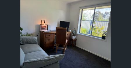 Spacious Contemporary Home - Photo 4