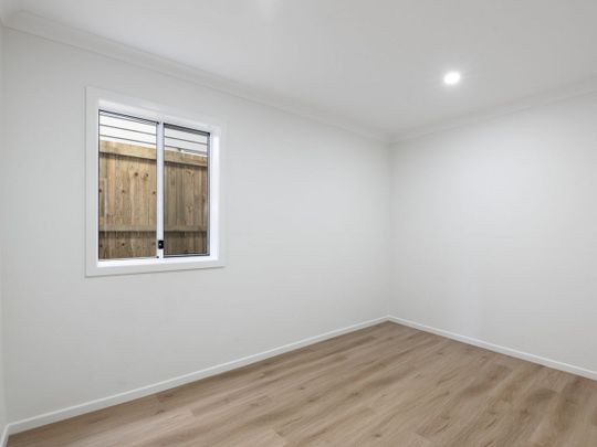 81 Victoria Terrace, Greenslopes QLD 4120 - House For Rent | Domain - Photo 1
