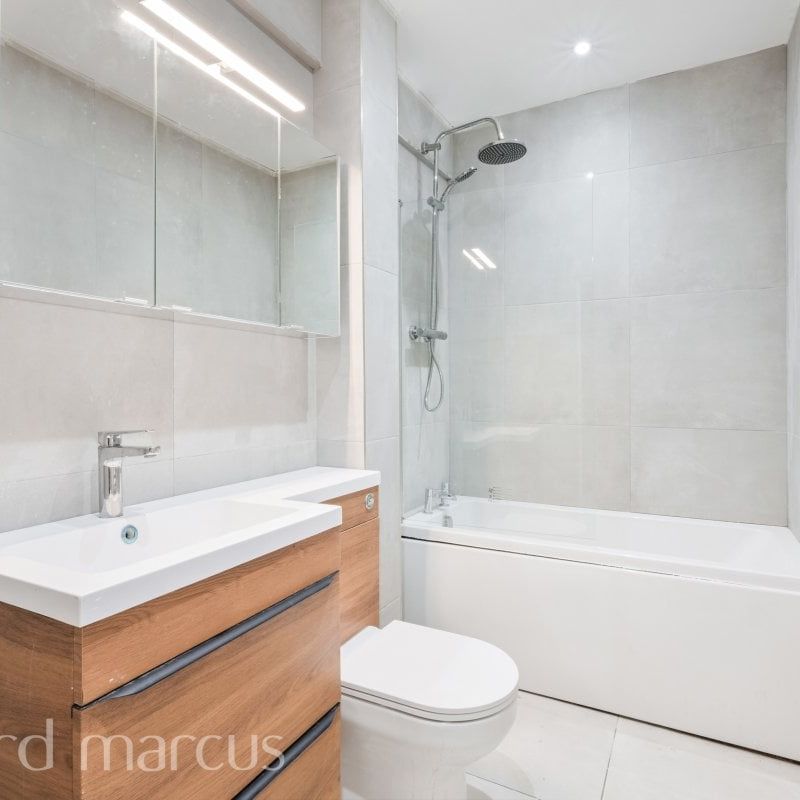 Cheam Common Road - Photo 1