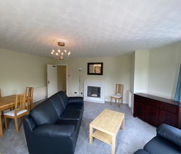 3 bedroom flat to rent - Photo 3