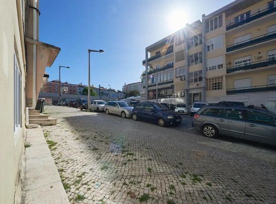 Rua Guilhermina Suggia, Lisbon, Lisbon 1700-211 - Photo 1