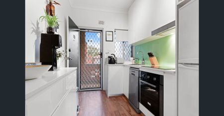 Large West Facing One Bedroom Apartment in a Convenient Location - Photo 3