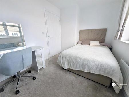 4 bedroom detached house to rent - Photo 4