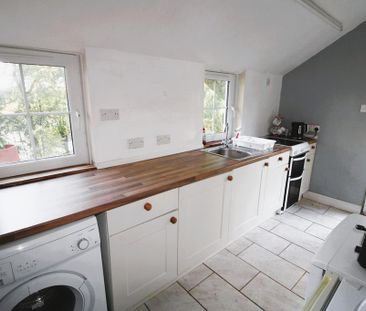 3 bedroom semi-detached house to rent - Photo 6