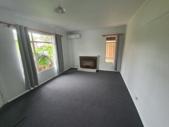 WELL-LOCATED CHADSTONE HOME FOR RENT - Photo 1