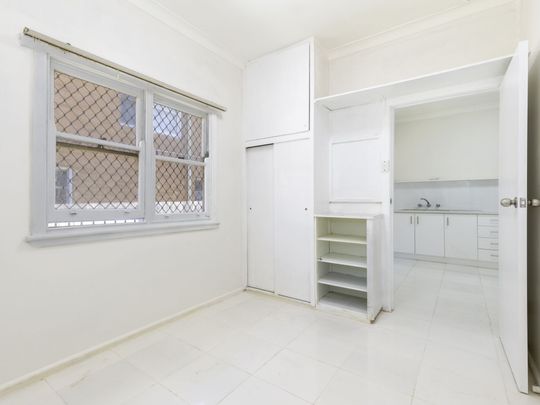 Two Bedroom Apartment in Highly Sought After The Entrance - Photo 1