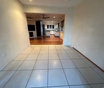 Executive Residence in a Prime Location - Wishart State High and Ma... - Photo 1