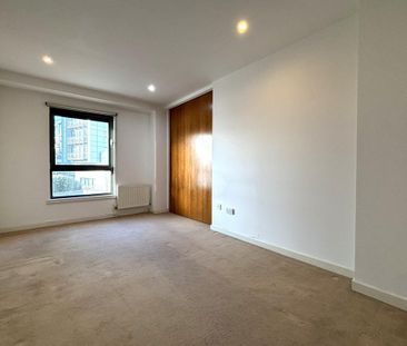 3 bedroom flat to rent - Photo 6