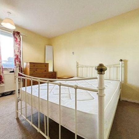 Harry Barber Close, NR5 9DY - Photo 1